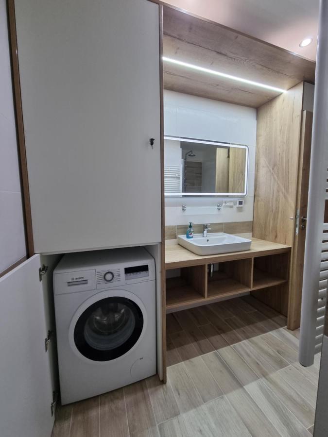 Apartmán Nerudovka D 104, Finská sauna, garážové stání Loučná pod Klínovcem Extérieur photo